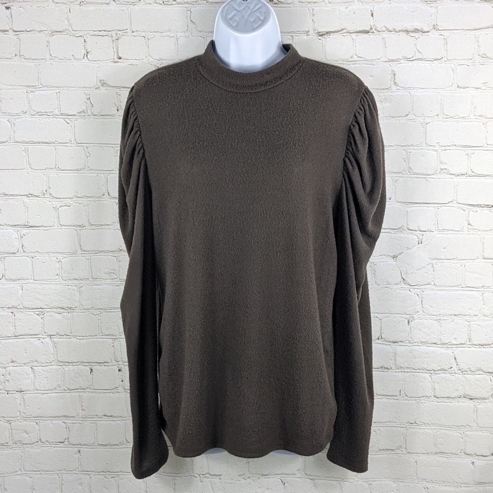 Unwritten woman’s sweater size Large gray